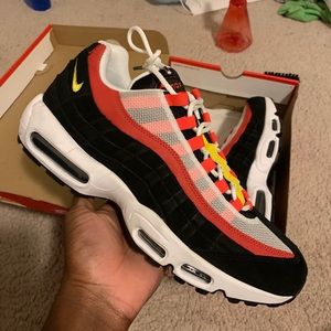 Nike Air Max 95 Black Crimson